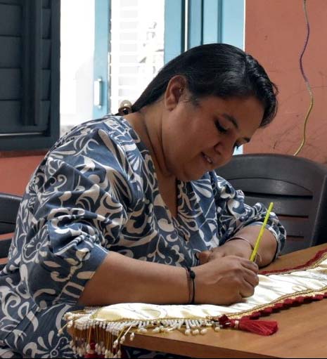 અમીબેનની પ્રેરણાદાયી સફળતાઃ ઘરેથી હેન્ડીક્રાફ્ટ બિઝનેસમાં અસાધારણ ઉડાન અમીબેનની પ્રેરણાદાયી સફળતાઃ ઘરેથી હેન્ડીક્રાફ્ટ બિઝનેસમાં અસાધારણ ઉડાન