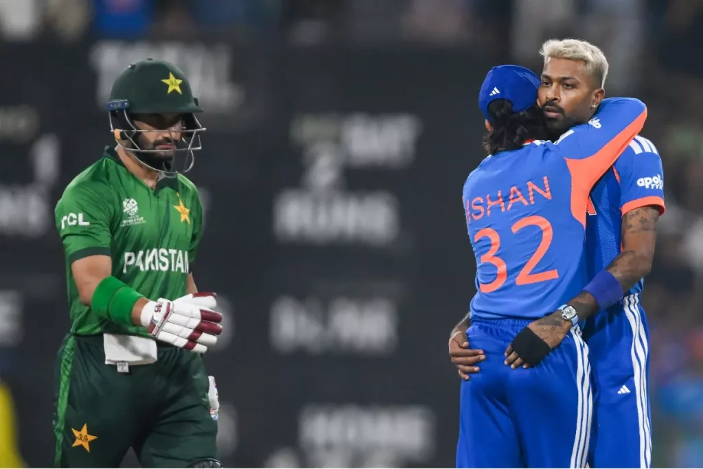 વકાર યુનિસઃ ભારત 175 રન સુધી પહોંચતા જ મેચ પાકિસ્તાનની પહોંચની બહાર થઈ ગઈ હતી. Waqar Younis: भारत के 175 रन पर पहुँचते ही मैच पाकिस्तान की पहुँच से बाहर हो गया