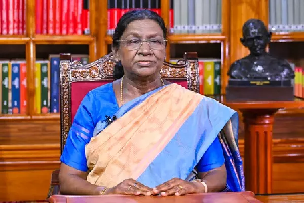 રાષ્ટ્રપતિ મુર્મુ આજે વિશાખાપટ્ટનમમાં ઈન્ટરનેશનલ ફ્લીટ રિવ્યુ જોશે President Murmu आज विशाखापत्तनम में इंटरनेशनल फ्लीट रिव्यू देखेंगे