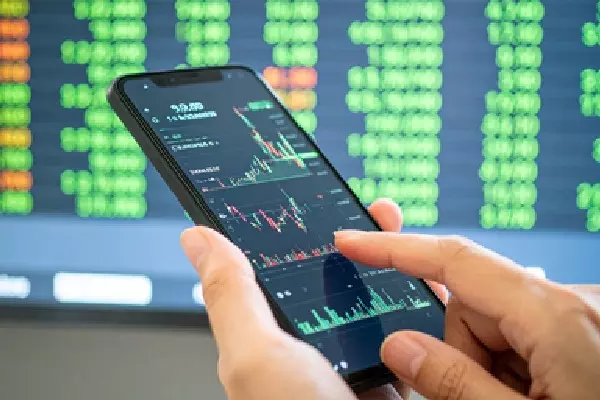 સેન્સેક્સ, નિફ્ટીમાં બીજા દિવસે પણ વધારો ચાલુ; PSU બેંકો અને IT શેરોમાં ઉછાળો Sensex, Nifty में दूसरे दिन भी बढ़त जारी; PSU बैंक और IT स्टॉक्स में बढ़त