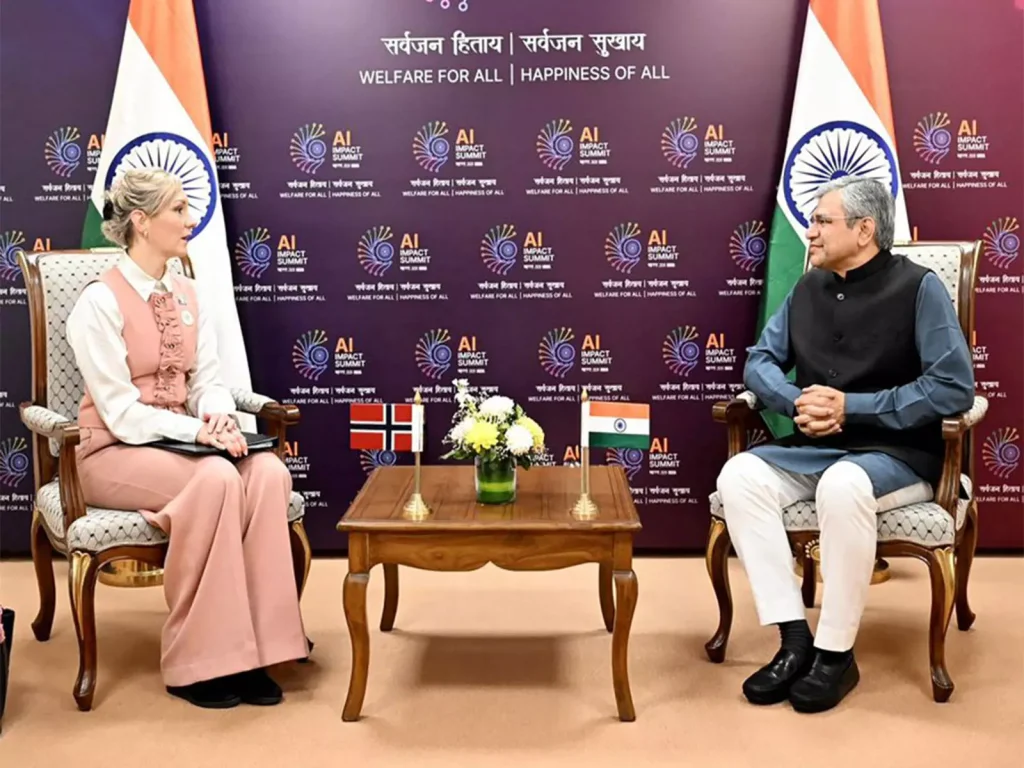 Ashwini Vaishnav ने नॉर्वे की डिजिटलीकरण मंत्री कैरिएन ओल्डर्नेस तुंग के साथ...