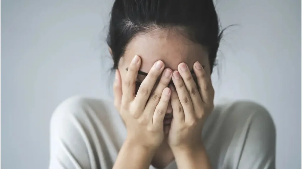 क्या आपको लगता है कि आपको स्ट्रेस है? इन लक्षणों पर ध्यान दें