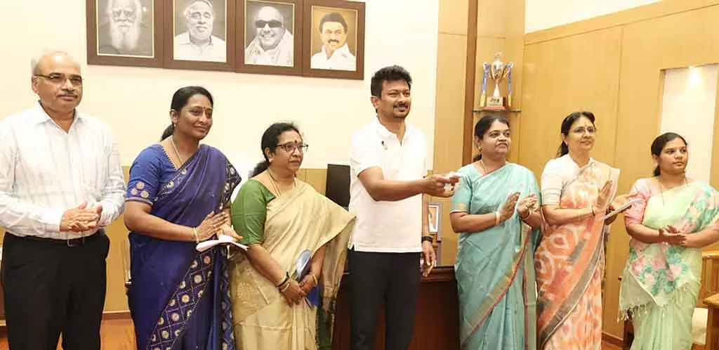 તમિલનાડુ: ઉધયનિધિ સ્ટાલિને ફરિયાદ નોંધાવવા માટે મહિલાઓ માટે વેબસાઇટ શરૂ કરી… Tamil Nadu : उदयनिधि स्टालिन ने महिलाओं के लिए शिकायत दर्ज करने के लिए वेबसाइट...