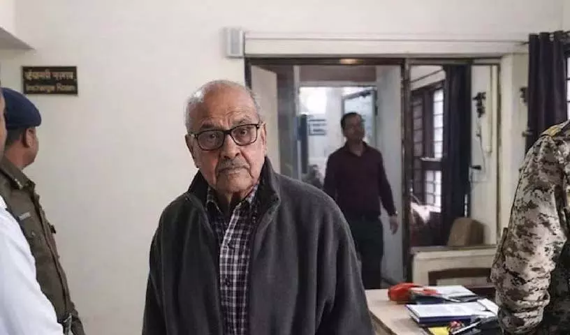 ગ્વાલિયરમાં 25 દિવસ સુધી ચાલી રહેલી ડિજિટલ ચોરીમાં એરફોર્સના ભૂતપૂર્વ ડૉક્ટરે ₹2.5 ગુમાવ્યા… ग्वालियर में 25 दिन तक चली डिजिटल चोरी में Air Force के पूर्व डॉक्टर ने गंवाए ₹2.5...