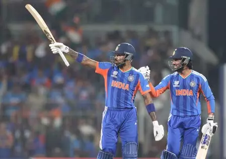 India vs ઝિમ્બાબ્વે: એક જ ઇનિંગમાં 17 સિક્સર, T20 વર્લ્ડ કપમાં ટીમ ઇન્ડિયાનો વિજય… India बनाम जिम्बाब्वे: एक ही पारी में 17 छक्के, टी20 वर्ल्ड कप में टीम इंडिया का...