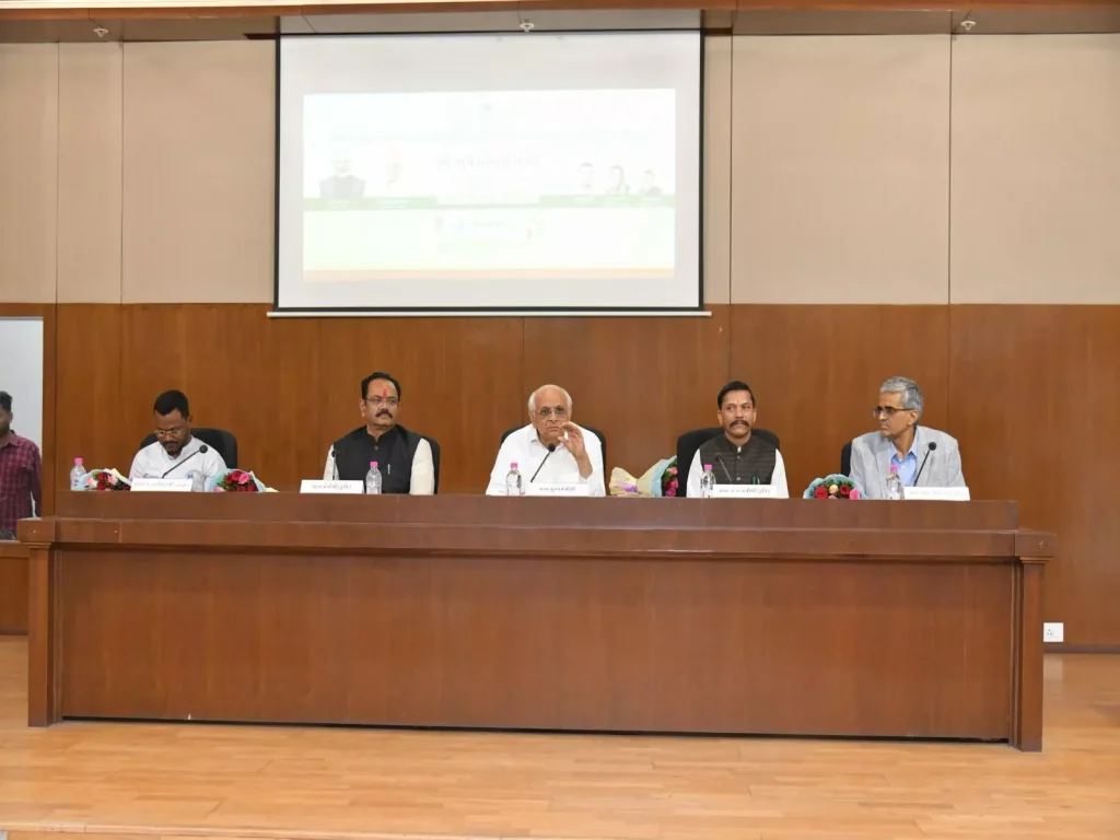 CM भूपेंद्र पटेल ने प्राकृतिक कृषि से जुड़े किसानों को 6.97 करोड़ रुपये की...