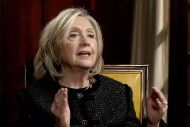 હિલેરી ક્લિન્ટને તંગ નિવેદનમાં એપ્સટિન સાથેના કોઈપણ સંબંધોનો ઇનકાર કર્યો હતો Hillary Clinton ने तनावपूर्ण बयान में एपस्टीन से किसी भी तरह के संबंध से इनकार किया