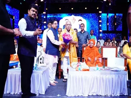 યેદિયુરપ્પાએ મુશ્કેલ સમયમાં પણ કર્ણાટક માટે સંઘર્ષનું નેતૃત્વ કર્યું:… येदियुरप्पा ने कठिन समय में भी कर्नाटक के लिए संघर्ष का नेतृत्व किया:...