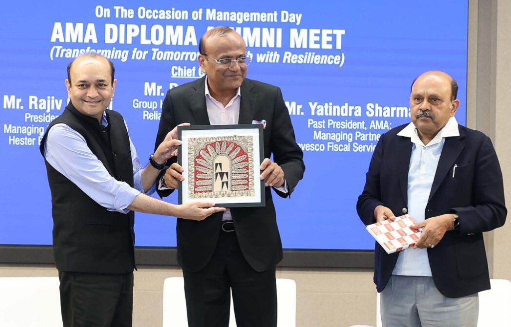 ટેકનોલોજીનો ઉપયોગ વિચારોને બદલવા માટે નહીં પણ સમૃધ્ધ બનાવવા માટે કરવો જોઈએ