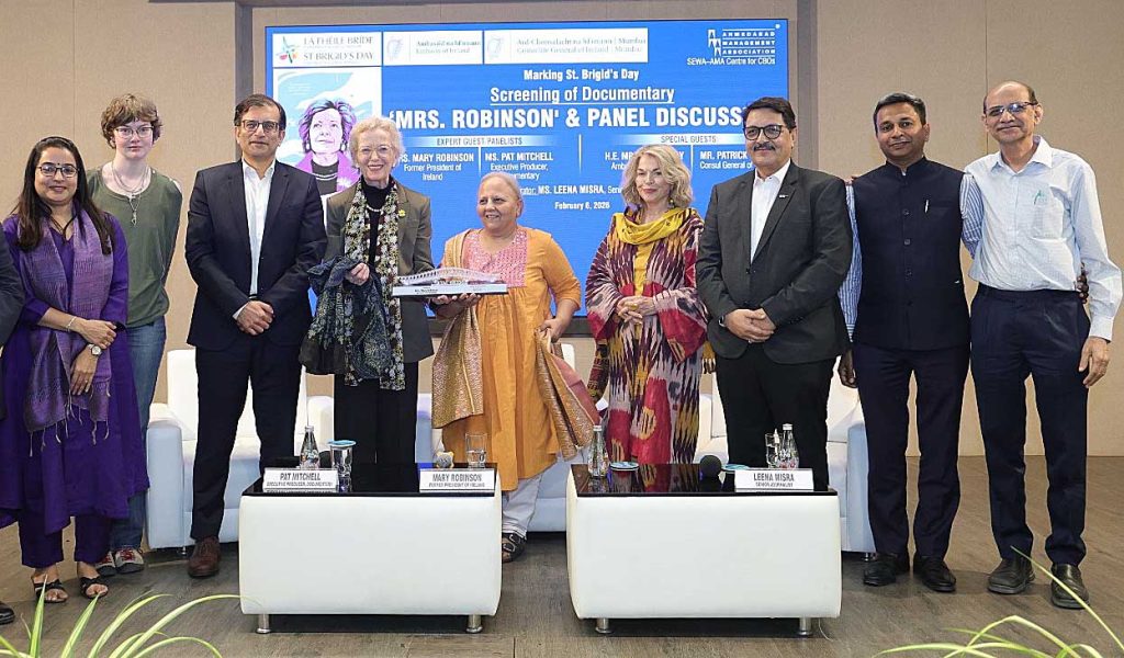 AMA દ્રારા આયર્લેન્ડના ભૂતપૂર્વ રાષ્ટ્રપતિ મેરી રોબિન્સનના નેતૃત્વ અને...