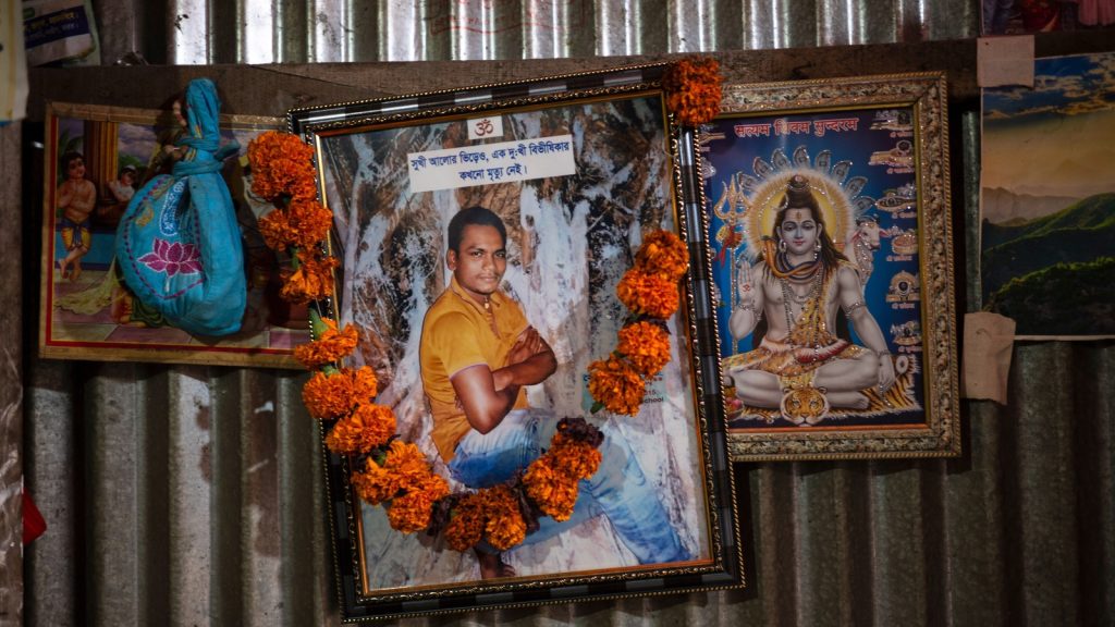 2000 से ज्यादा हमले, 61 मौतें; चुनाव से पहले क्यों डरे बांग्लादेश के हिंदू? मंडरा रहा अस्तित्व का...