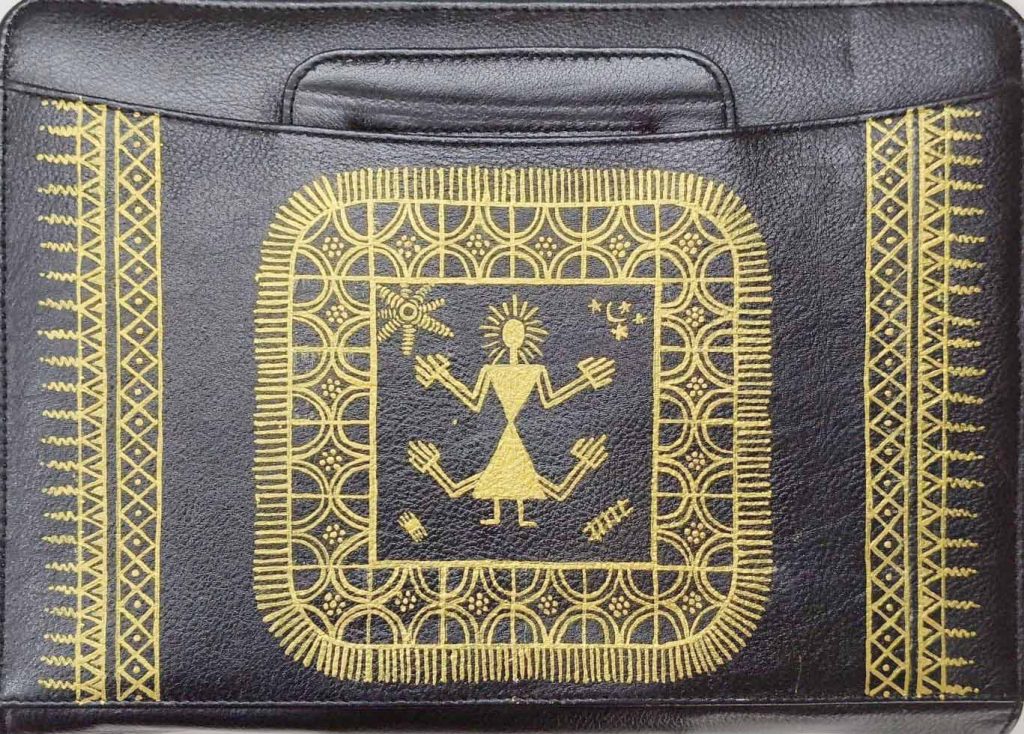 ગુજરાત બજેટ ૨૦૨૬-૨૭: વારલી ચિત્રકળામાં કંડારાયેલા આદિવાસી દેવી કંસારી… ગુજરાત બજેટ ૨૦૨૬-૨૭: વારલી ચિત્રકળામાં કંડારાયેલા આદિવાસી દેવી કંસારી...