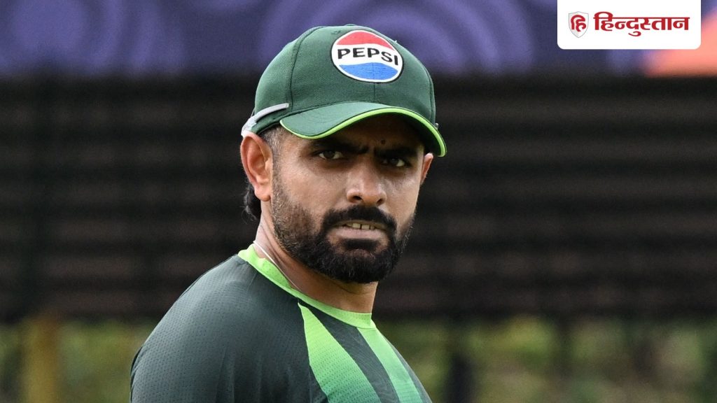 आलोचना झेल रहे बाबर आजम को रवि शास्त्री-रिकी पोंटिंग ने दी करियर बदलने वाली सलाह, जानिए क्या...