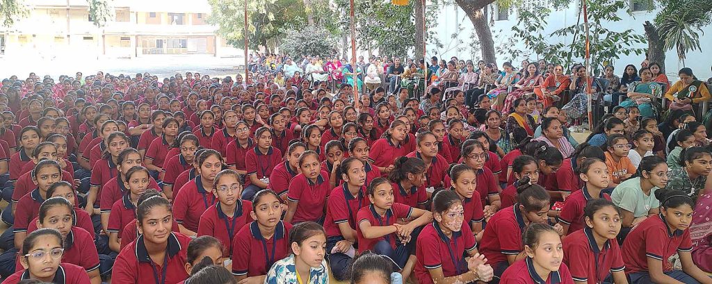 સોશિયલ મીડિયાના માધ્યમથી અજાણ્યા યુવકો સાથે સંબંધ રાખતી યુવતીઓ માટે...