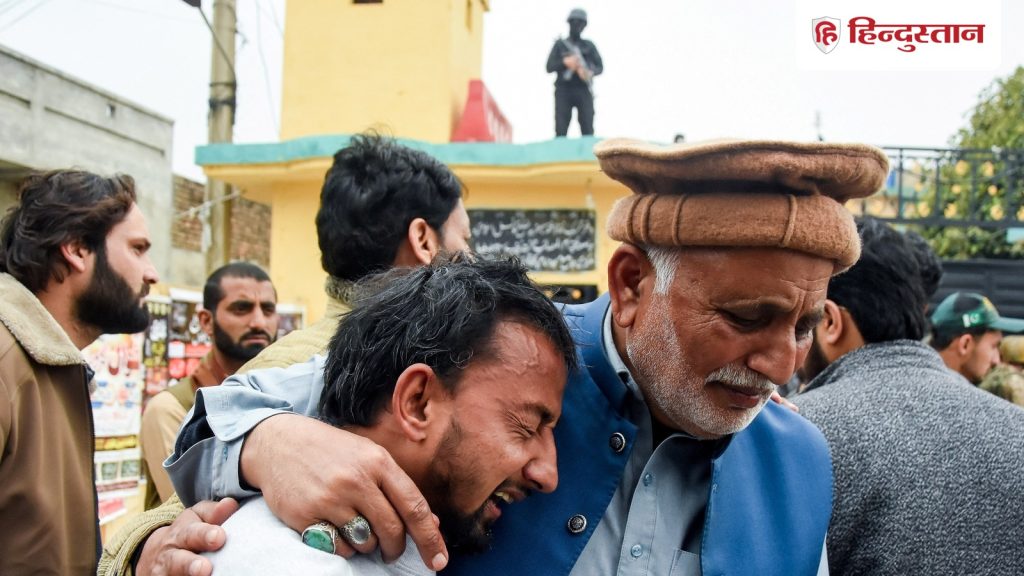 नमाज के बीच दौड़कर घुसा और खुद को उड़ा लिया, चश्मदीदों की जुबानी शिया मस्जिद ब्लास्ट की...