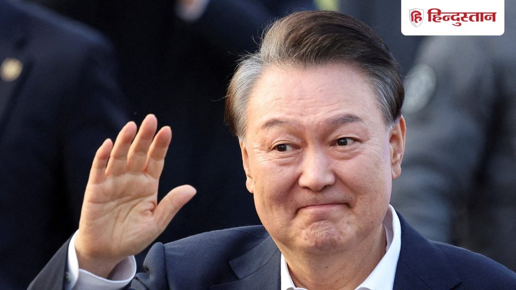 अचानक मार्शल लॉ लगाने वाले राष्ट्रपति को अदालत ने सुनाई उम्रकैद की सजा,...