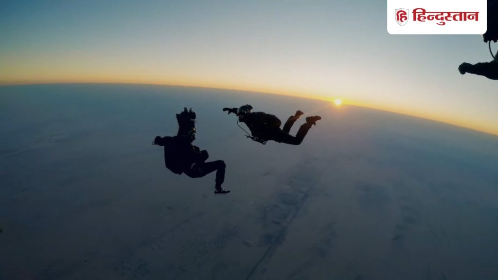 फिल्म जिसके लिए 106 बार जहाज से कूदा था एक्टर, कैमरामैन के लिए यह थी सबसे बड़ी...