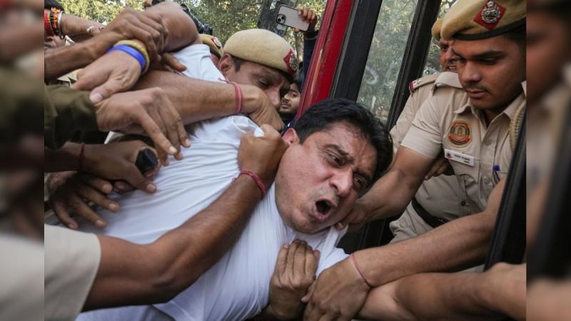 એઆઈ સમિટમાં અરાજકતા: યુથ કોંગ્રેસના પ્રમુખ સહિત આઠ આરોપીઓ કસ્ટડીમાં एआई समिट बवाल: यूथ कांग्रेस अध्यक्ष समेत आठ आरोपी हिरासत में