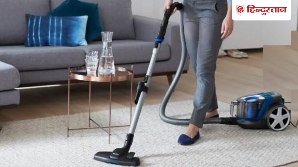 Amazon पर उपलब्ध Philips, iBELL, Kent, Inalsa और Seznik जैसे टॉप ब्रांड्स के ये वैक्यूम क्लीनर्स...