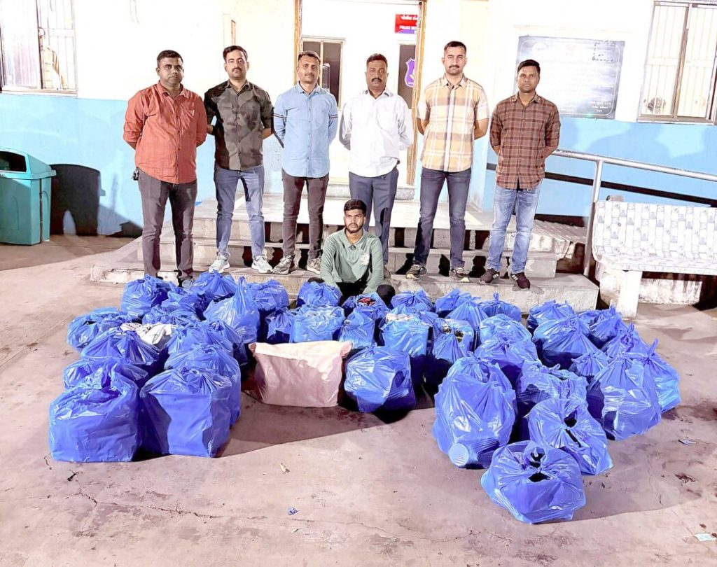 ભરૂચના શુકલતીર્થમાંથી લાખોના વિદેશી દારૂ સાથે બુટલેગરની અટકાયત કરી