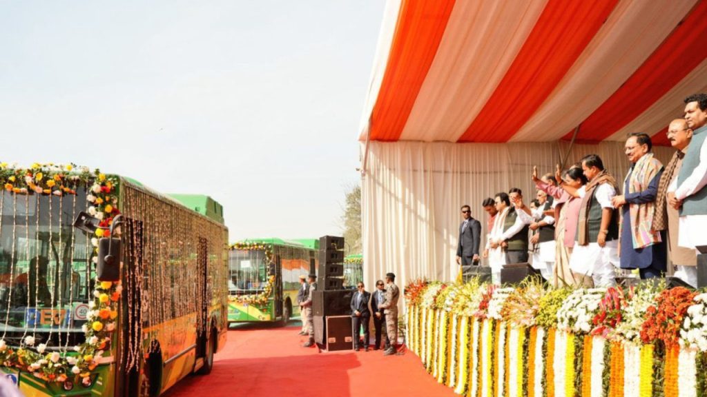 इलेक्ट्रिक बसों के मामले में नंबर-1 बना ये शहर, महाराष्ट्र को छोड़ा पीछे | Delhi surpassed Maharashtra in terms of electric...