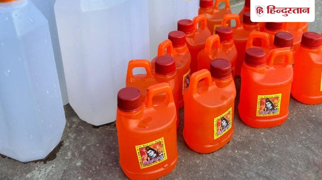 गंगाजल को प्लास्टिक की बोतल में रखने की ना करें गलती, इन खास दिनों पर भरने से मिलता है बड़ा...