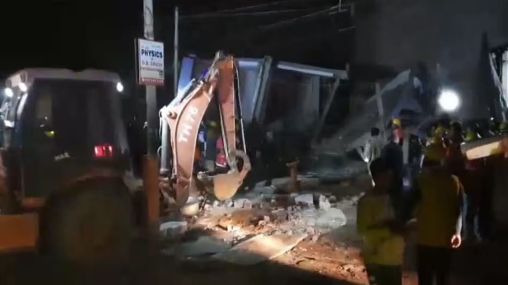 कोटा में बड़ा हादसा, भरभराकर गिरी दो मंजिला इमारत; 20 बच्चे दबे | two-storey building under construction collapses in Kota several children feared trapped rescue operation...