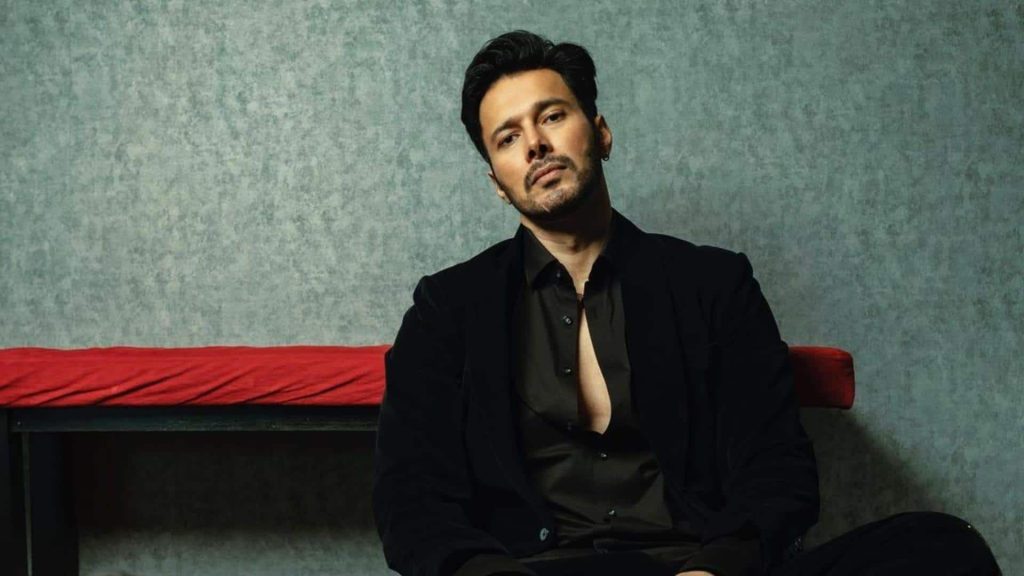 રજનીશ દુગ્ગલની ફિલ્મ ‘ધ વૉર્ડરોબ’નું પોસ્ટર રિલીઝ, જાણો ક્યારે થશે રિલીઝ रजनीश दुग्गल की फिल्म 'द वार्डरोब' का पोस्टर जारी, जानिए कब होगी रिलीज