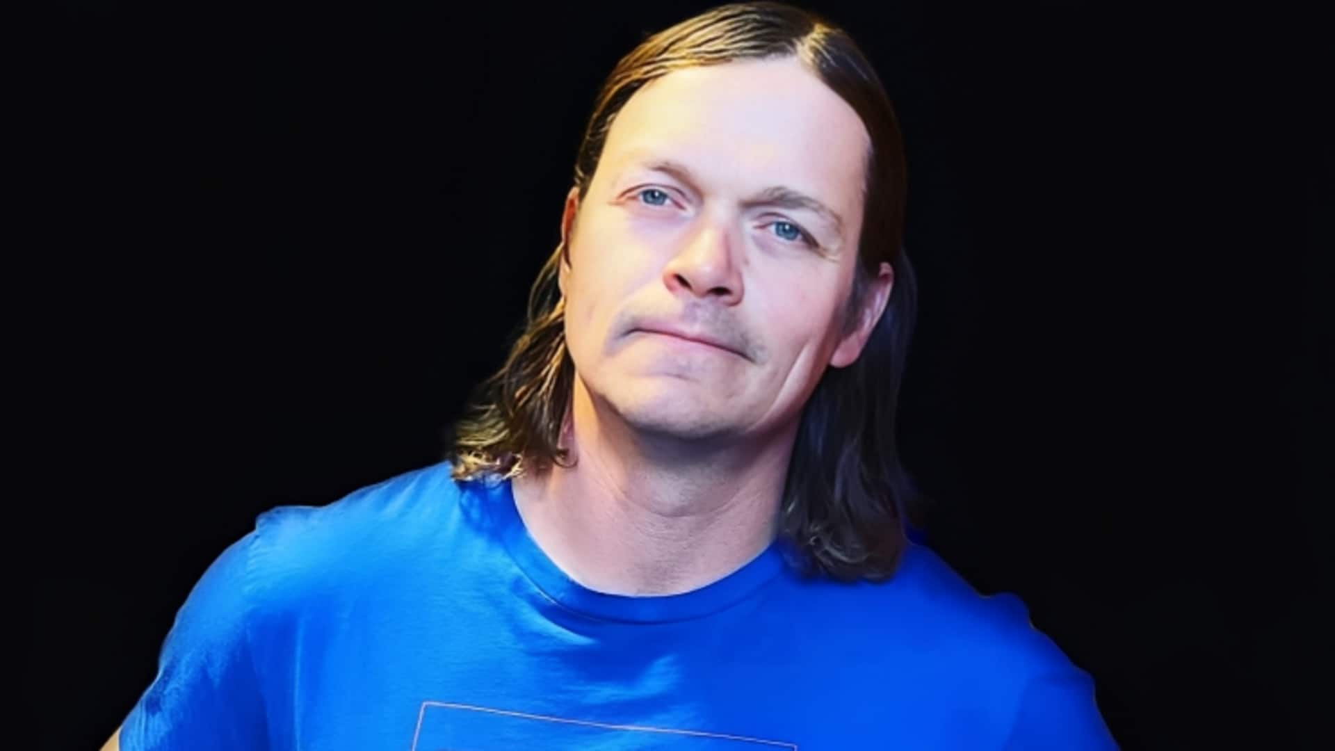 ગાયક બ્રાડ આર્નોલ્ડ કેન્સર સામેની લડાઈ હારી ગયા, ગણિતના વર્ગમાં તેમનું પ્રથમ હિટ ગીત લખ્યું