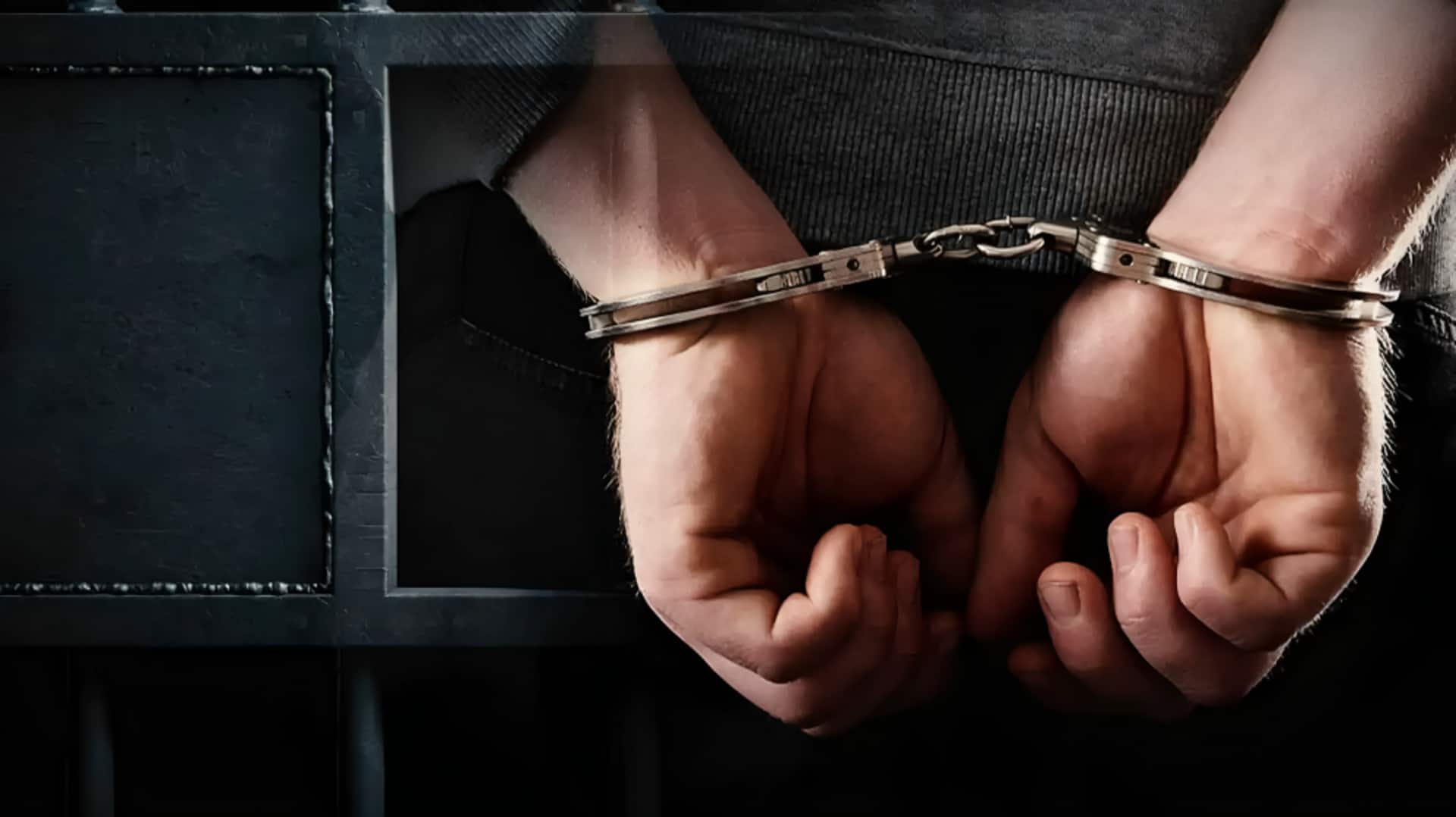 ઉત્તર પ્રદેશના બલિયામાં મુખ્યમંત્રી યોગી વિરુદ્ધ વાંધાજનક પોસ્ટ શેર કરવા બદલ પત્રકારની ધરપકડ કરવામાં આવી છે ઉત્તર પ્રદેશના બલિયામાં મુખ્યમંત્રી યોગી વિરુદ્ધ વાંધાજનક પોસ્ટ શેર કરવા બદલ પત્રકારની ધરપકડ કરવામાં આવી છે