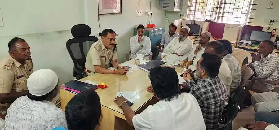 શાંતિ અને સંવાદિતા સાથે તહેવારોની ઉજવણી કરો: ડીએસપી વી. મુરલીધર शांति और सद्भाव के साथ त्योहार मनाएं: DSP V. Muralidhar