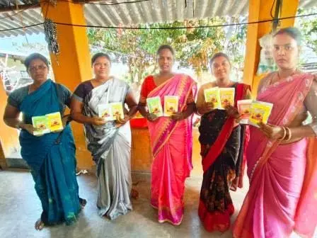 કોરિયા જિલ્લાના ડાકાઈપરા ગામમાં તૈયાર થયેલી ઉજાલાથી લીલી હોળીને શણગારવામાં આવશે. कोरिया जिले में ग्राम डकईपारा में तैयार उजाला से सजेगी हरित होली