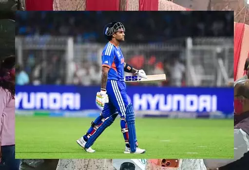 ભારત અને ઈંગ્લેન્ડ વચ્ચેની T20 મેચમાં સૌથી વધુ કેચ કરનારા 5 ખેલાડીઓ 5 खिलाड़ी, जिनके नाम India-इंग्लैंड के बीच टी20 मुकाबलों में सर्वाधिक 'कैच'