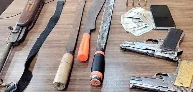 પોલીસનો મોટો ખુલાસોઃ આંતરરાજ્ય ગુનાહિત નેટવર્કનો પર્દાફાશ पुलिस का बड़ा खुलासा: अंतरराज्यीय आपराधिक नेटवर्क का पर्दाफाश