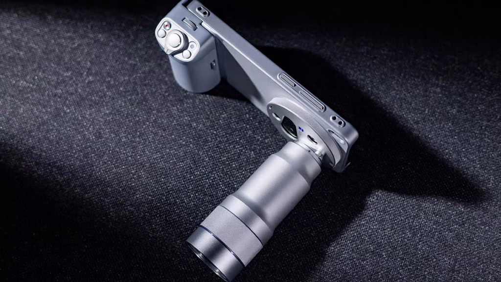 ડ્યુઅલ 200-મેગાપિક્સલ કેમેરા અને 400mm ZEISS ટેલિકોન્વર્ટર લેન્સ સાથે Vivo X300 Ultra રજૂ કરવામાં આવ્યું डुअल 200-मेगापिक्सल कैमरा और 400mm ZEISS टेलीकन्वर्टर लेंस के साथ Vivo X300 Ultra पेश