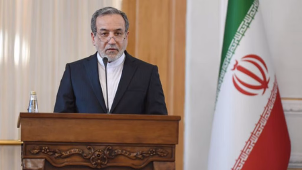 ઈરાનના વિદેશ પ્રધાન અબ્બાસ અરાઘચીએ રક્તપાત માટે ‘ઈઝરાયેલ ફર્સ્ટર્સ’ને જવાબદાર ઠેરવ્યા છે… Iran's के विदेश मंत्री अब्बास अराघची ने खून-खराबे के लिए 'इज़राइल फर्स्टर्स' को...