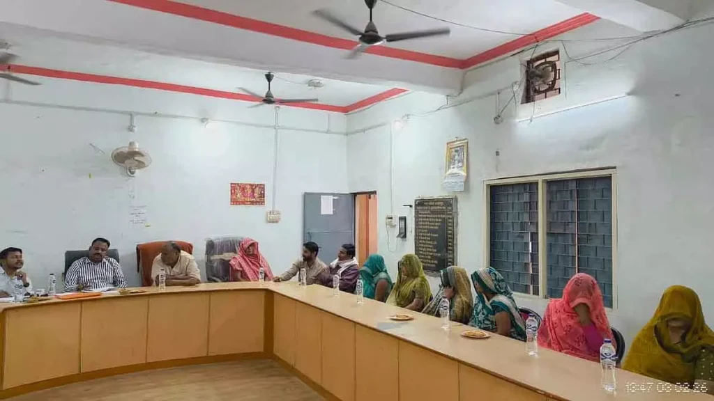 MP : भिंड काउंसिल मीटिंग में पति-बेटे डेवलपमेंट प्रोजेक्ट्स पर बहस vकरते रहे