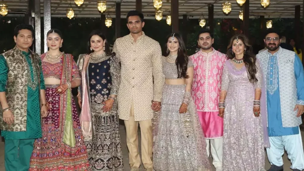 स्टार्स से सजी मेहंदी: सचिन तेंदुलकर, अर्जुन तेंदुलकर और सानिया चंडोक के...