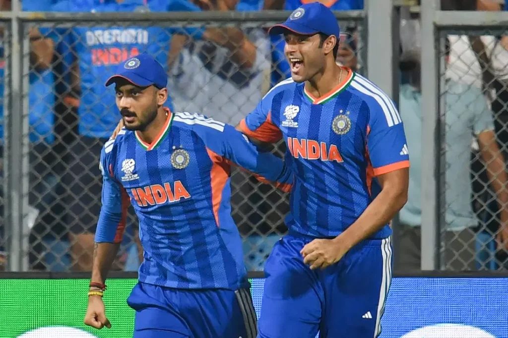 T20 WC: भारत ने इंग्लैंड को 7 रन से हराकर फाइनल में जगह बनाई