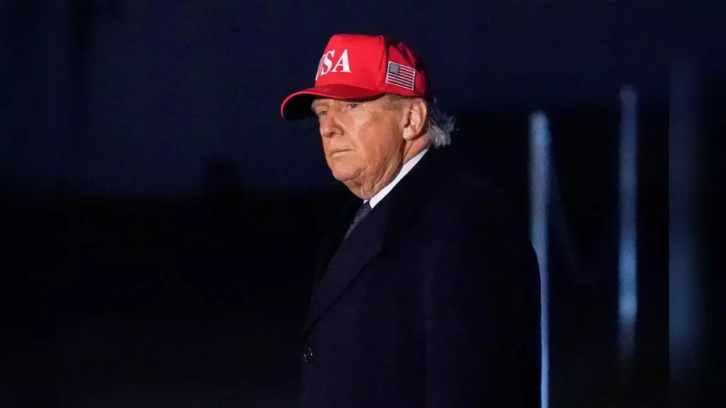 ट्रंप ने रूसी इंटेल की भूमिका को कम करके बताया, दावा किया कि ईरान को इससे...