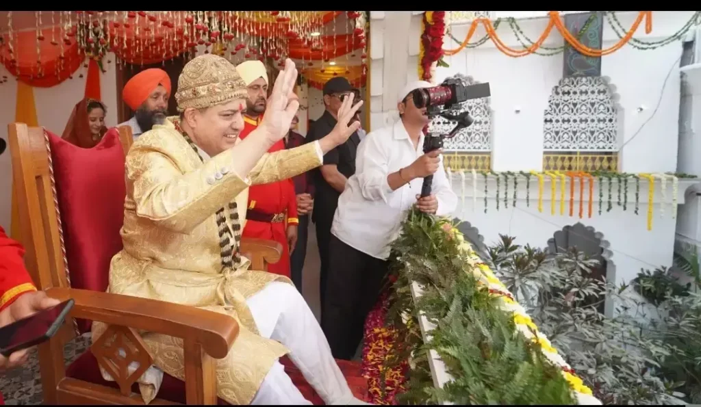 Dehradun: देश-विदेश से पहुंचे श्रद्धालु दरबार साहिब