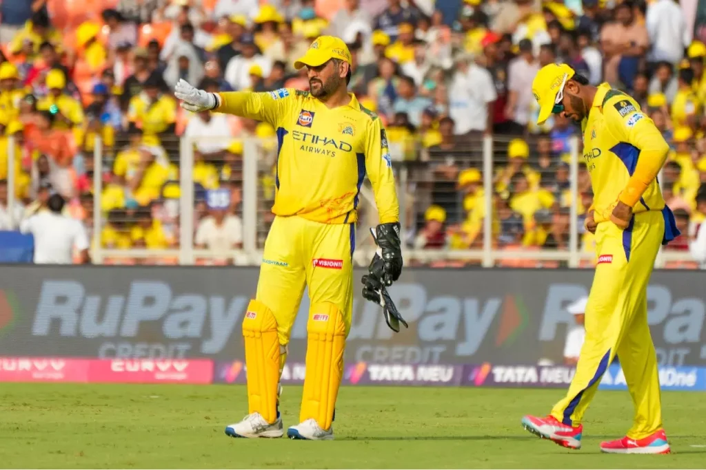 Irfan Pathan: धोनी ने वर्षों तक कमान संभाली, अब युवाओं का समय