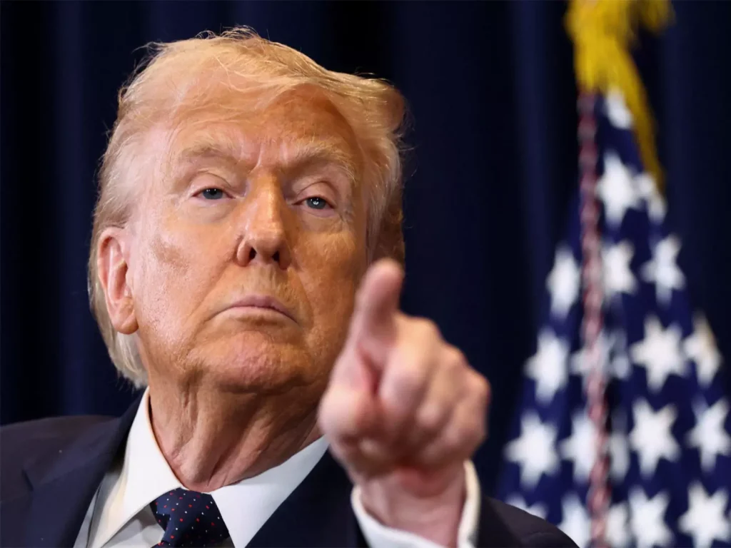 Iran के साथ संघर्ष पर ट्रंप: अमेरिका तटवर्ती इलाकों पर ज़बरदस्त बमबारी करेगा