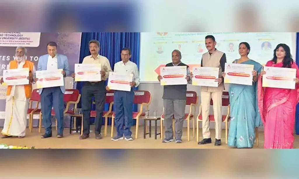 આંધ્ર: યોગ વિજ્ઞાન અને ભારતીય જ્ઞાન પ્રણાલીનો પ્રારંભ Andhra: योग विज्ञान और भारतीय ज्ञान प्रणाली स्कूल का शुभारंभ