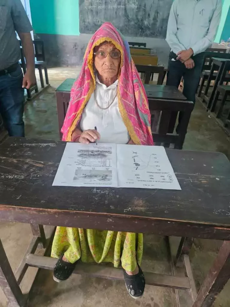 96 साल की उम्र में, हरदोई देवी ने Sirsa के साक्षरता अभियान का नेतृत्व किया