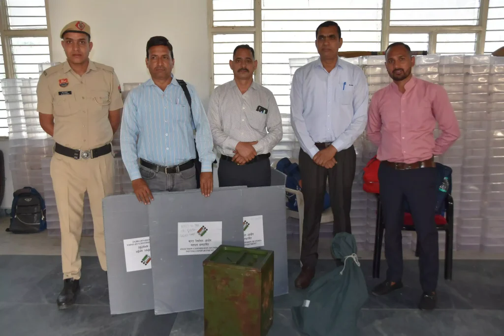 Kaithal: हाई कोर्ट बार के चुनाव में मतदान प्रक्रिया शुरू