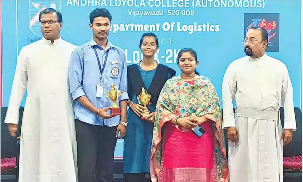 छात्रों को उद्देश्यपूर्ण शिक्षा पर ध्यान केंद्रित करने को कहा गया