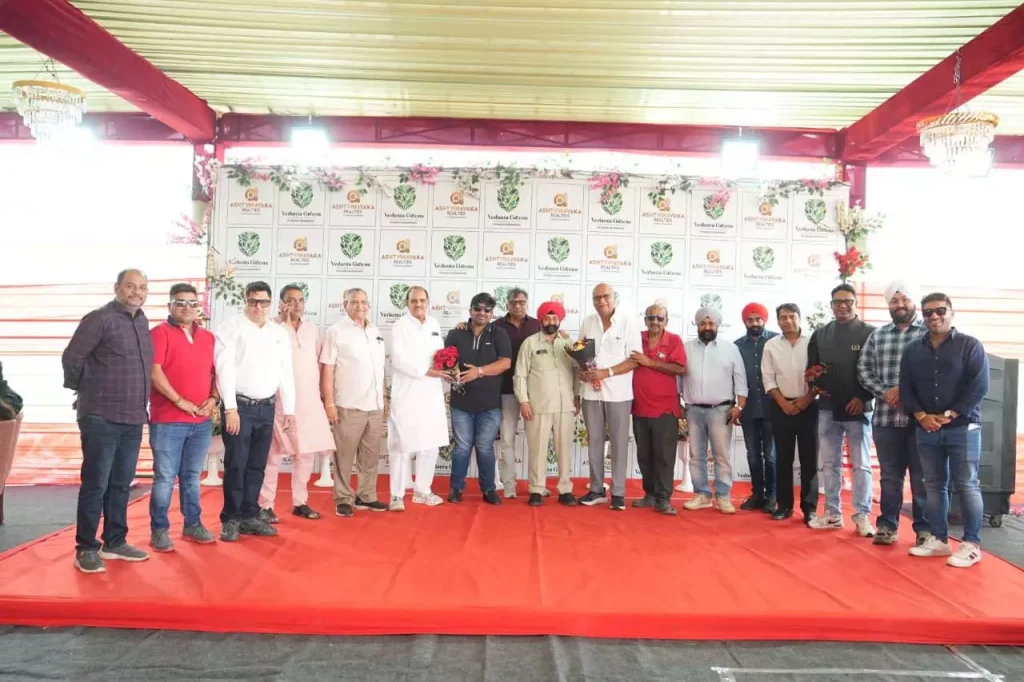 વેદાંત ગ્રીન્સ: બીજા દિવસે અતૂટ આત્મવિશ્વાસ, 1000+ મુલાકાતો અને 89 બુકિંગ સાથે… वेदांता ग्रीन्स: दूसरे दिन भी अटूट विश्वास, 1000+ विज़िट्स और 89 बुकिंग्स के साथ...