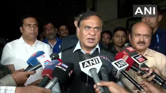 આસામના સીએમ હિમંતા સરમા એજીપી ધારાસભ્ય રામેન્દ્ર નારાયણ કલિતાને મળ્યા असम के सीएम हिमंता सरमा ने AGP विधायक रामेंद्र नारायण कलिता से की मुलाकात