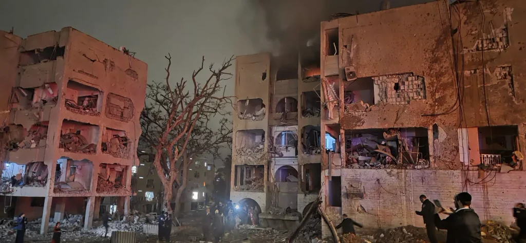 इजरायल के परमाणु केंद्र के पास ईरान का हमला, हड़कंप